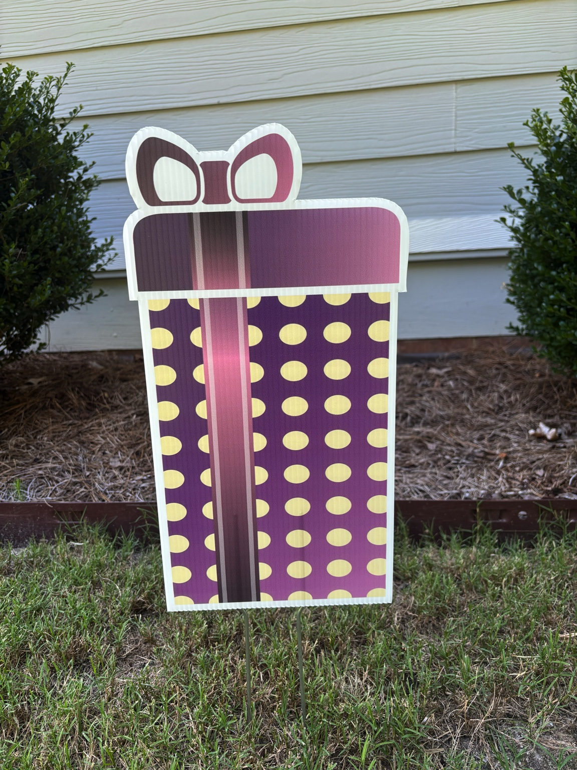 polka-dot-purple-wrapped-gift